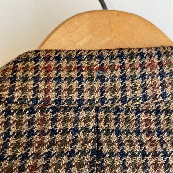 Embassy Row Jacket - Picture 13 of 14